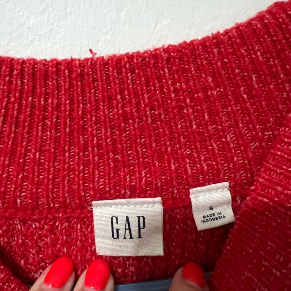 RED SWEATER